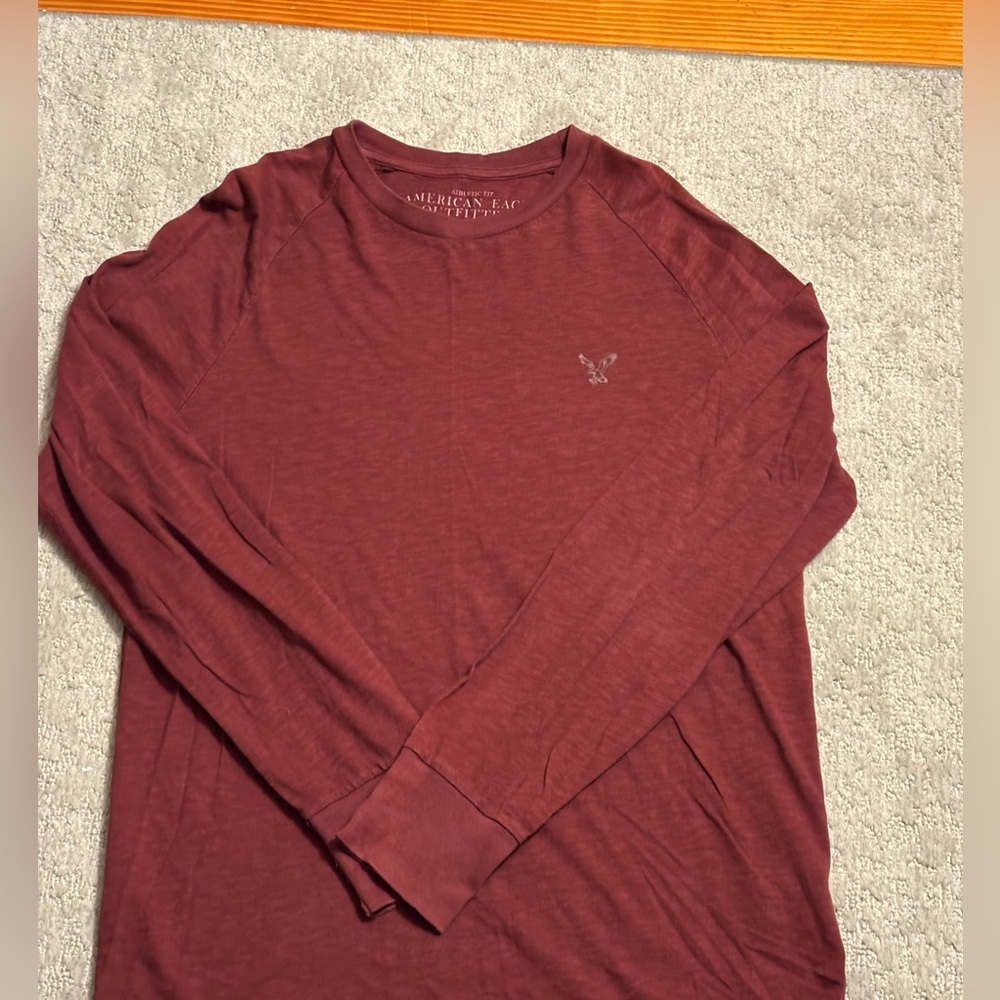 American Eagle Outfitters Men's Burgundy Long Sleeve Tee